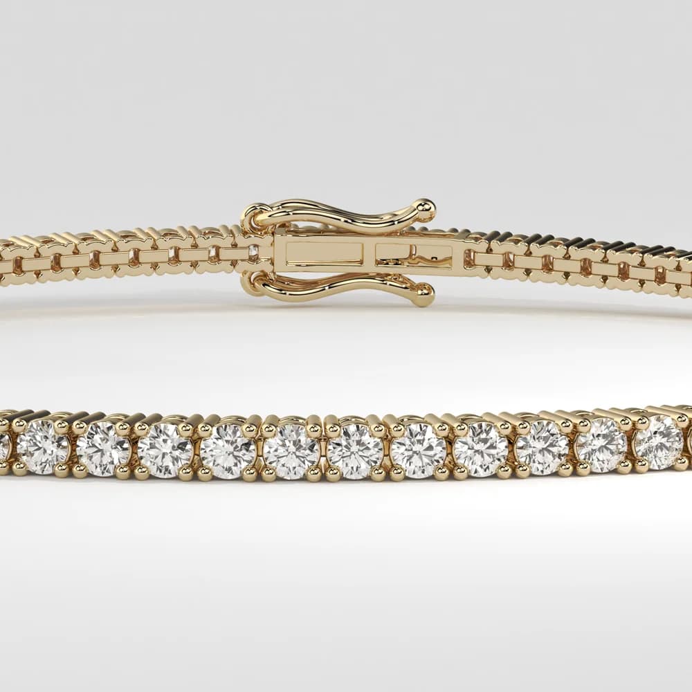 Same bracelet in yellow gold, close-up view
